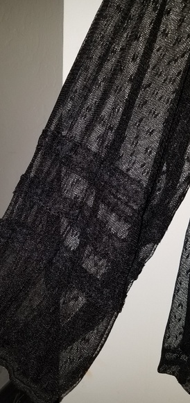 Black blouse with lace overlay - Picture 2 of 2